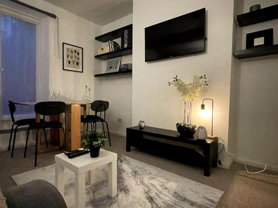 Modern And Luxurious 2 Bed Flat In Fulham Apartament